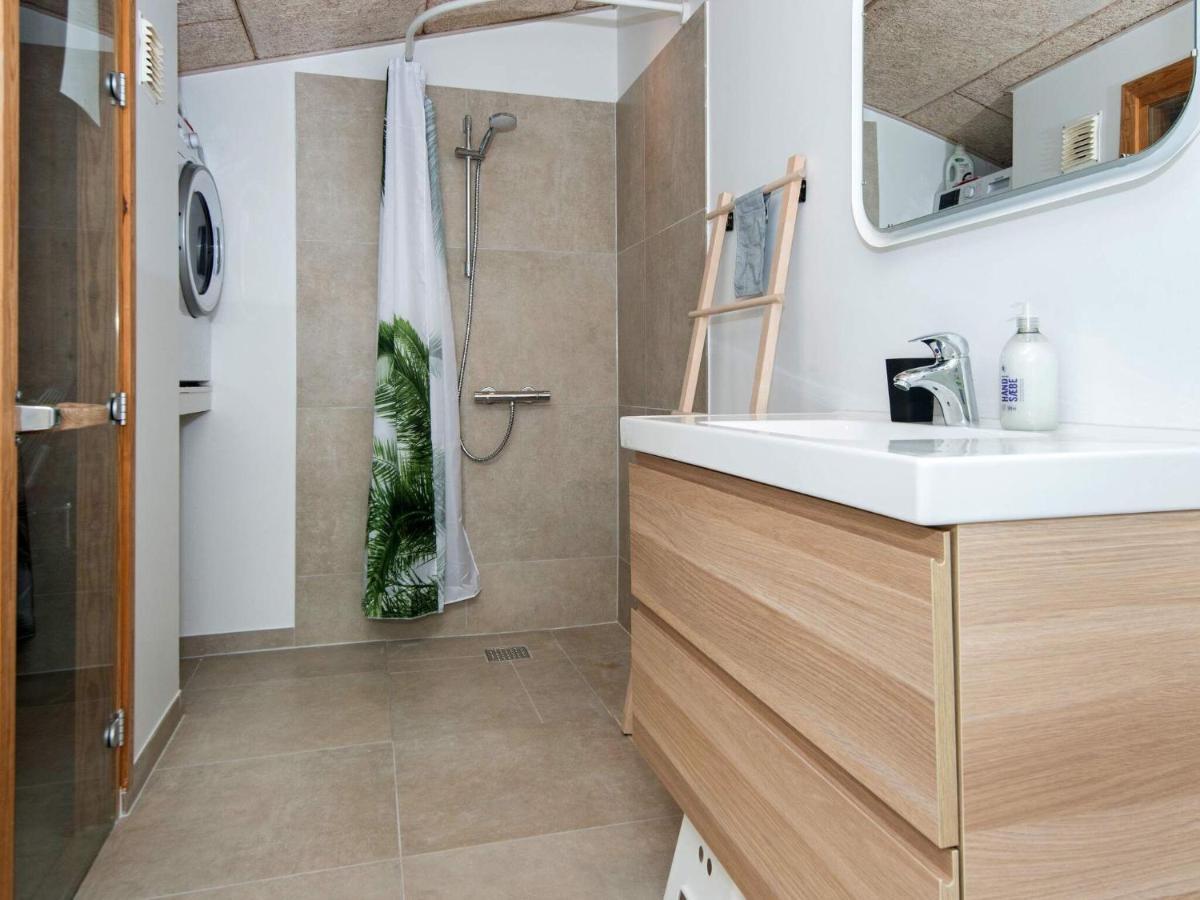 6 Person Holiday Home In Bjert Sønder Bjert Стая снимка